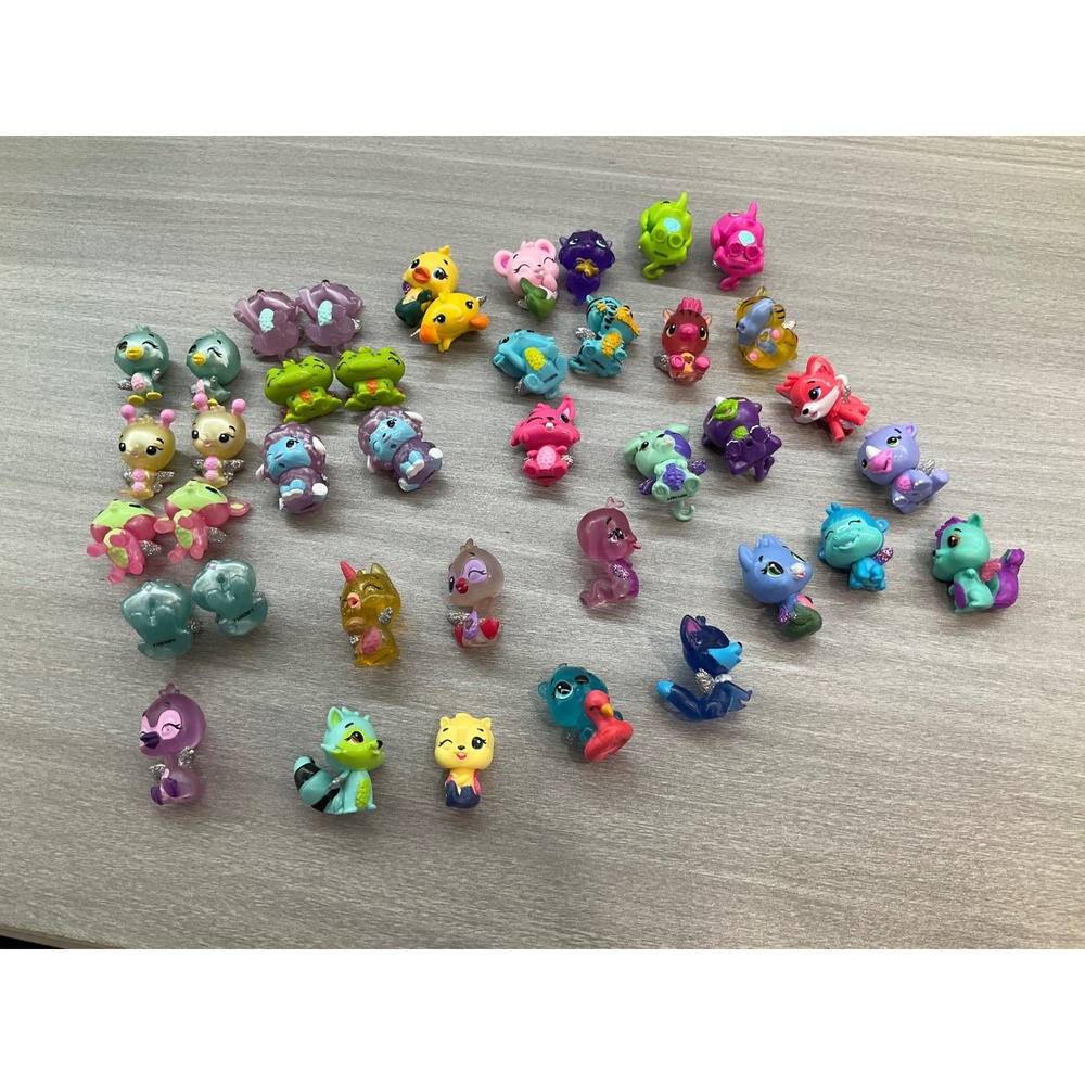 HATCHIMALS COLLEGGTIBLES LOT OF 40 CUTE COLLECTIBLES